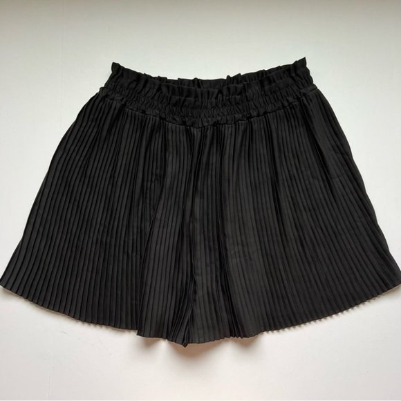 Zara Pants - Zara High Waisted Pleated Black Skort Size Small